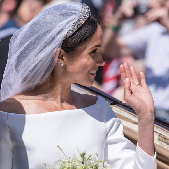 Meghan Markle Wedding Style Earrings. - Picture 4 of 6